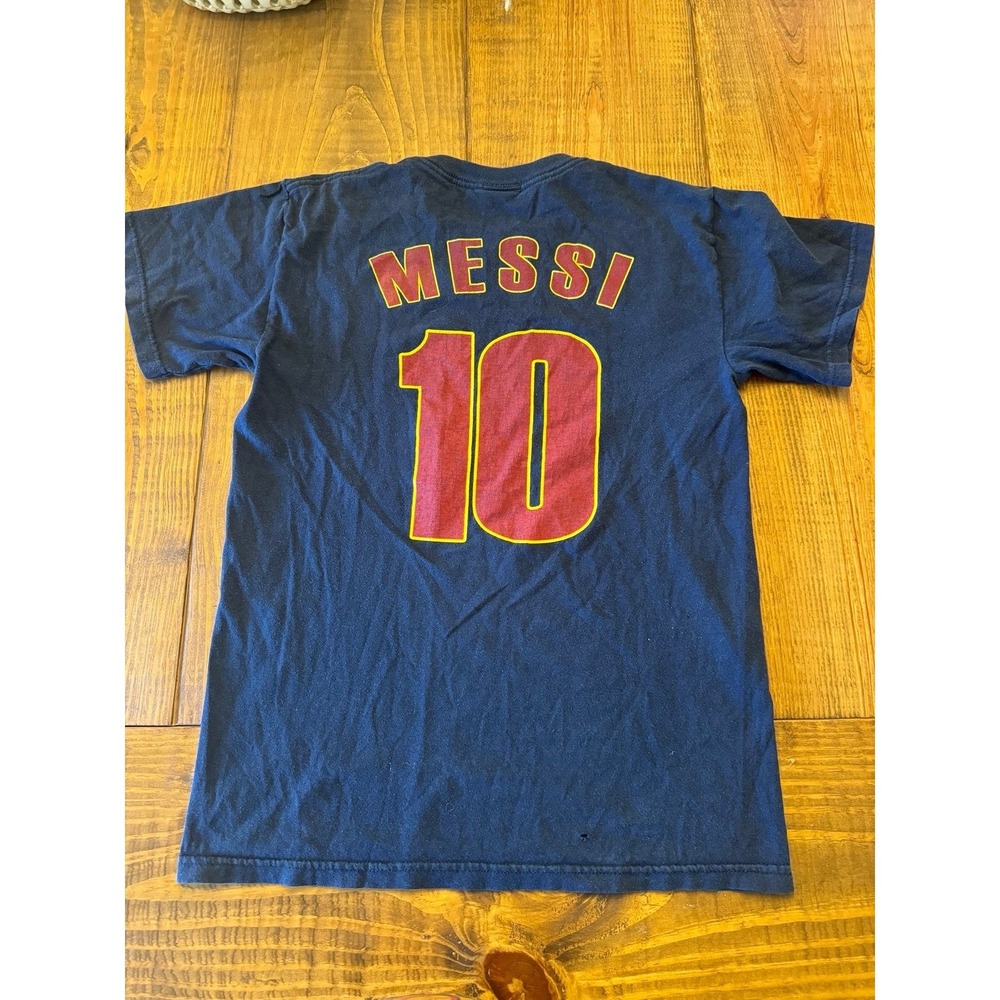 Mens FC Barcelona Official Merchandise Soccer Tshirt size Med.